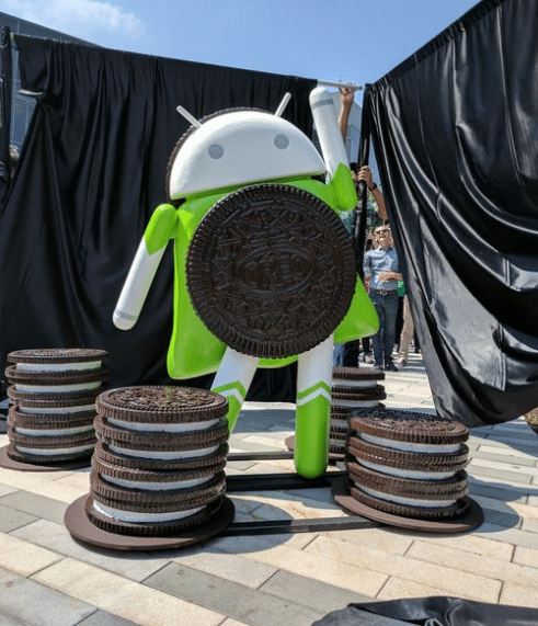 Android 8.0 Oreo statue