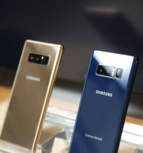 Samsung Galaxy Note 8 Hands-on blue and gold
