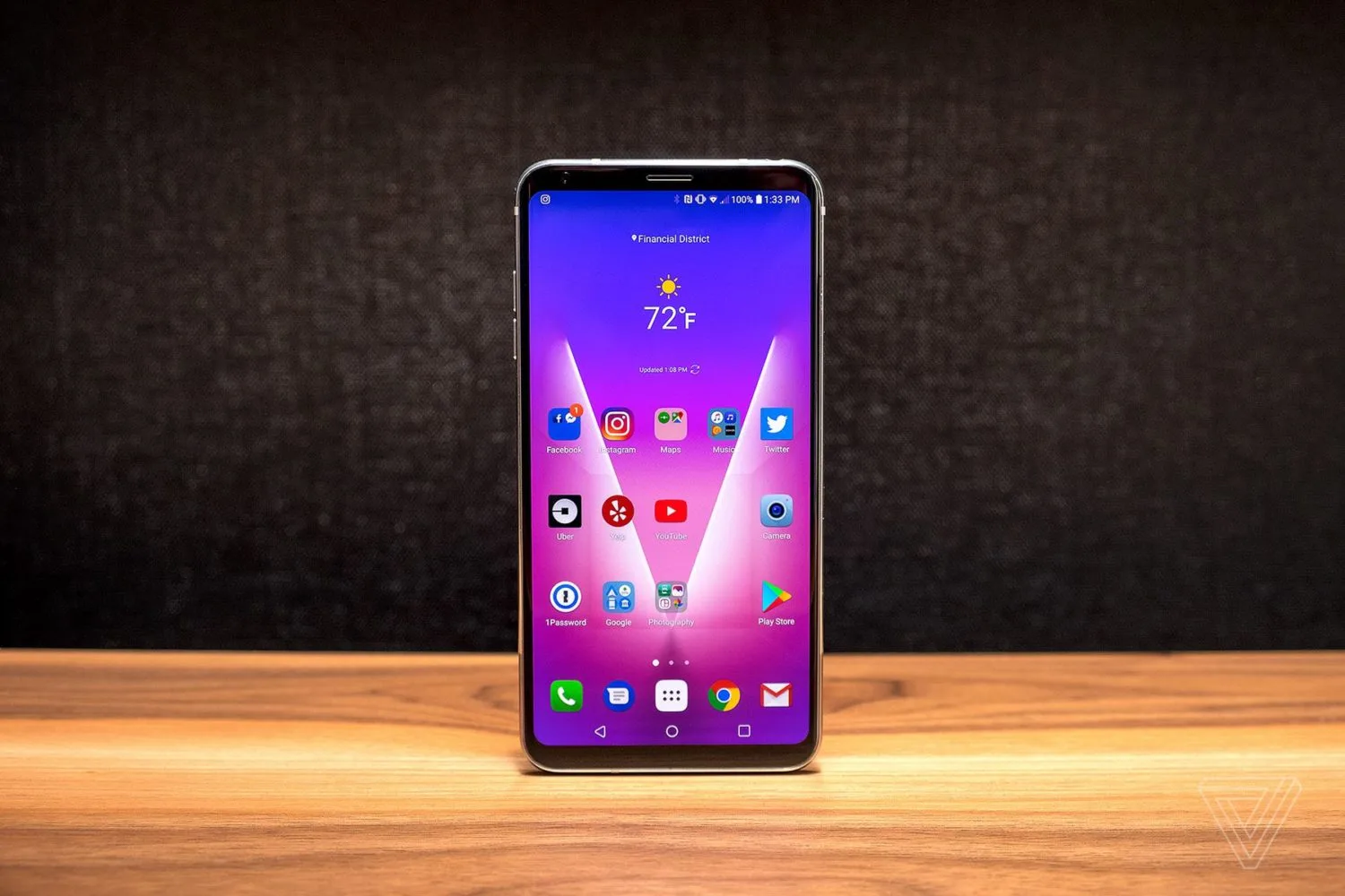 LG V30 verge