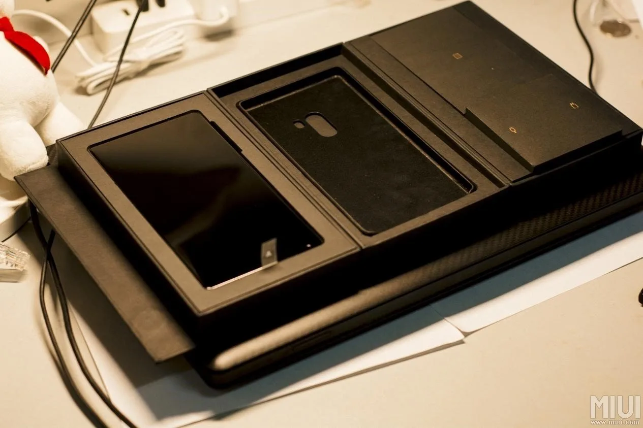 Xiaomi Mi MIX 2 boxing leaked 1