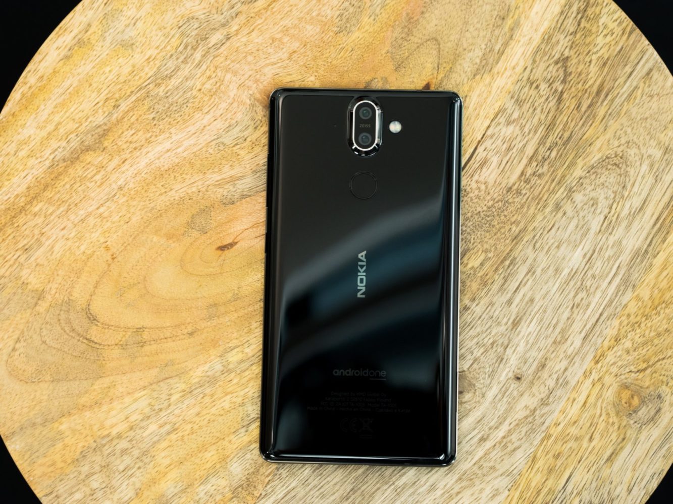 Nokia 8 Sirocco released hands-on rear