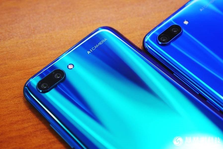 Huawei Honor 10 Hands-On Review Rear Camera