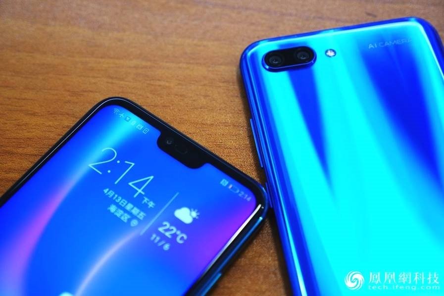 Huawei Honor 10 Hands-On Review Top