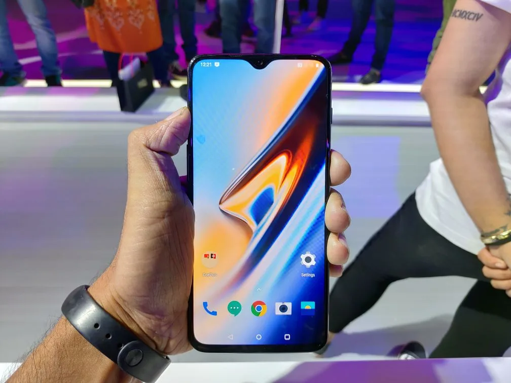 OnePlus 6T Hands-On Review - Screen-Body ratio