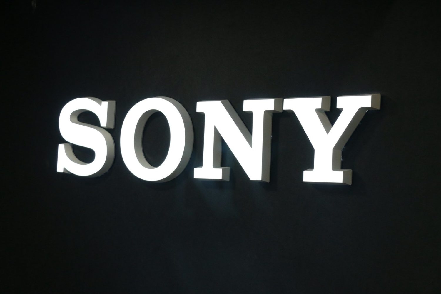 Sony IMX 418 CMOS sensor Featured