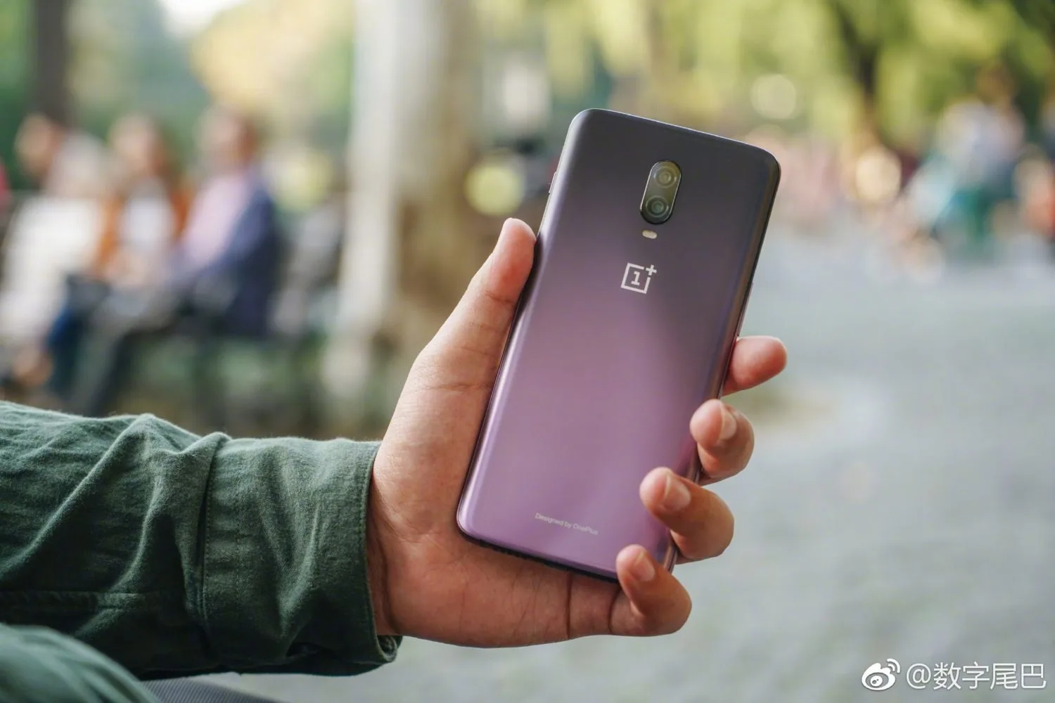 OnePlus 6T Thunder Purple Edition Design