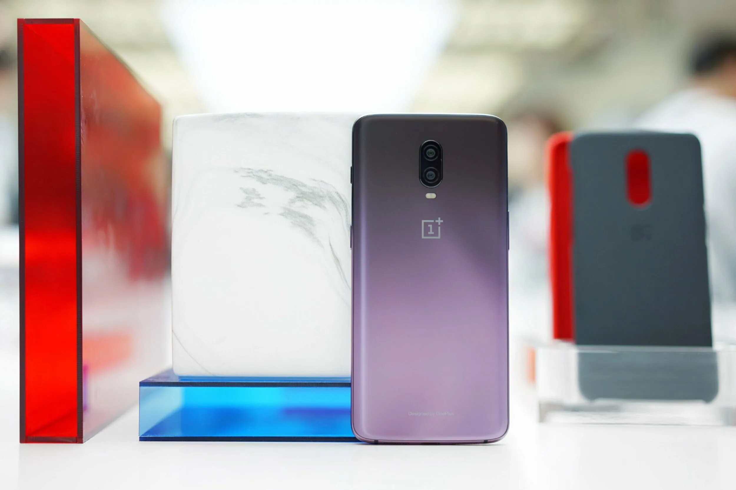 OnePlus 6T Thunder Purple Edition Package