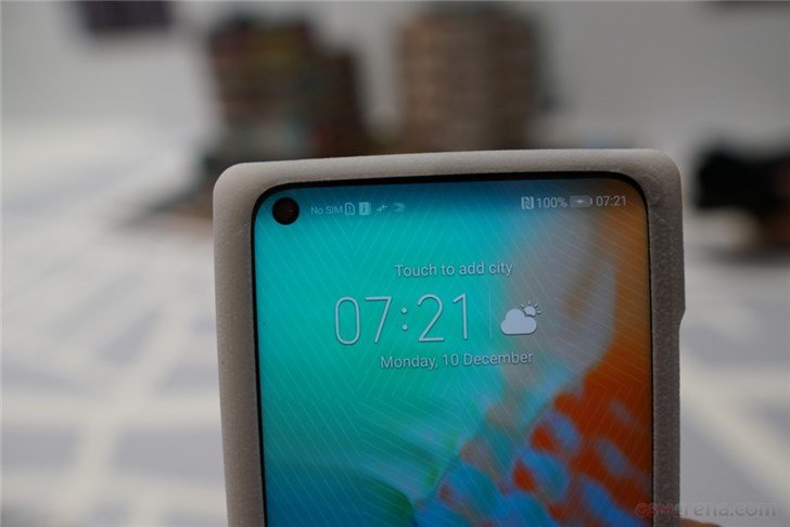 Huawei Honor V20 - Front Camera