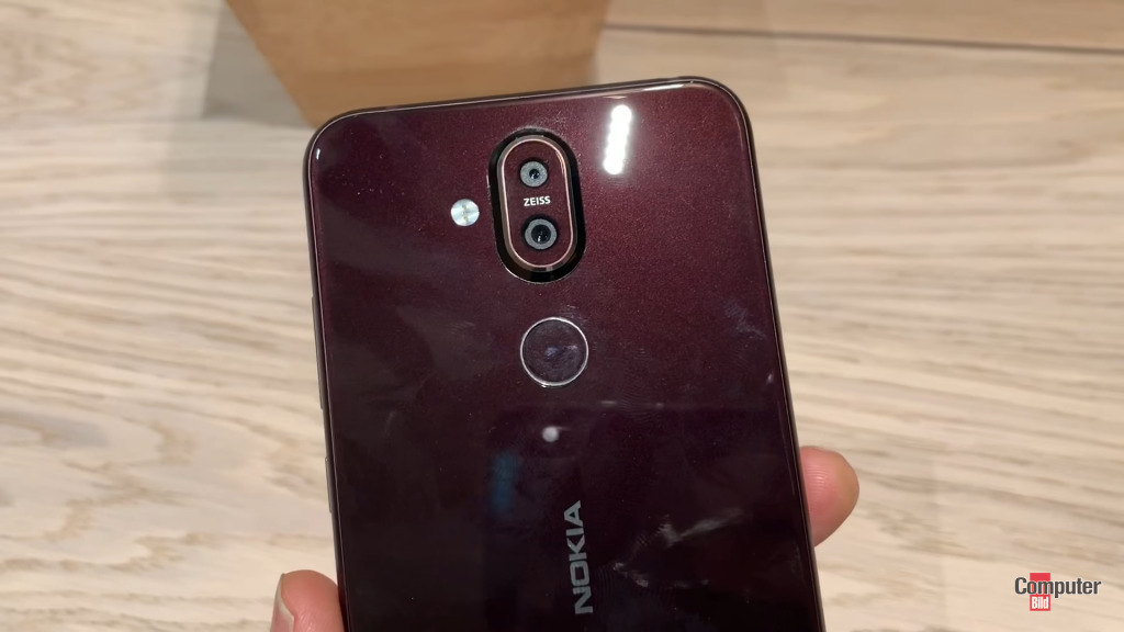 Nokia 8.1 Hands-On Review - Case