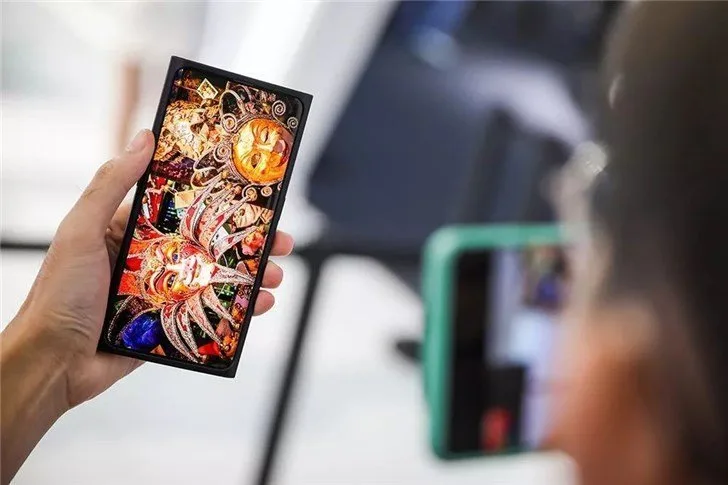 OPPO Perspective Panoramic Screen Featured