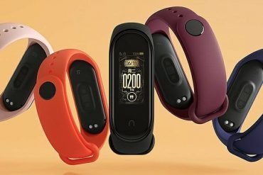 Xiaomi Mi Band 4 Real Images - Multiple Clock Faces