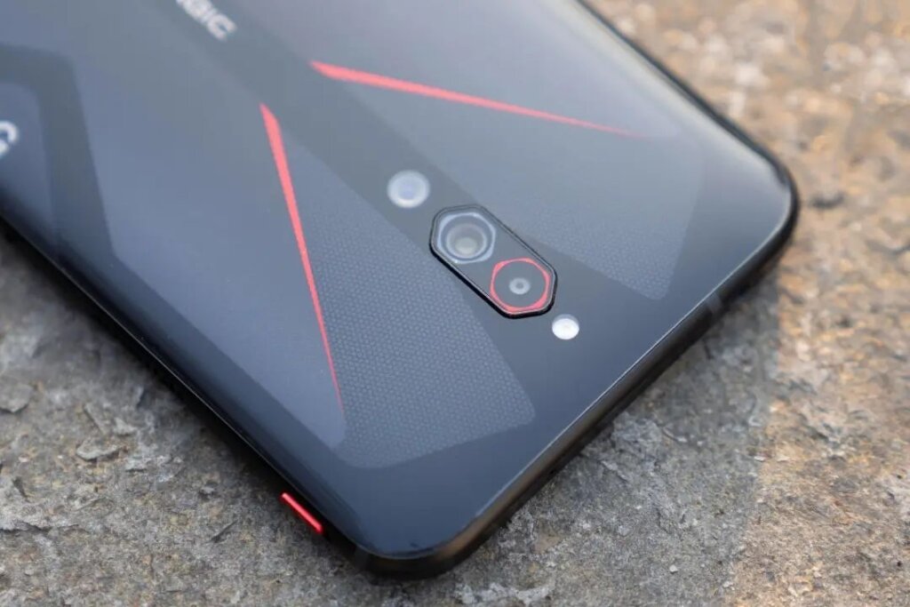 Red Magic 5G Gaming Phone With 144Hz Display Launched