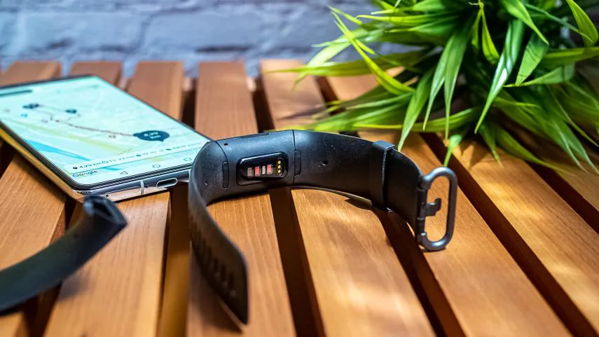xiaomi-mi-band-5-vs-amazfit-bip-vs-fitbit-charge-4-3-4