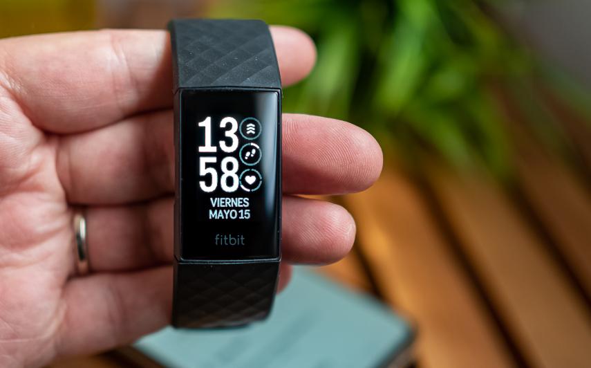 mi band 5 vs fitbit charge 4