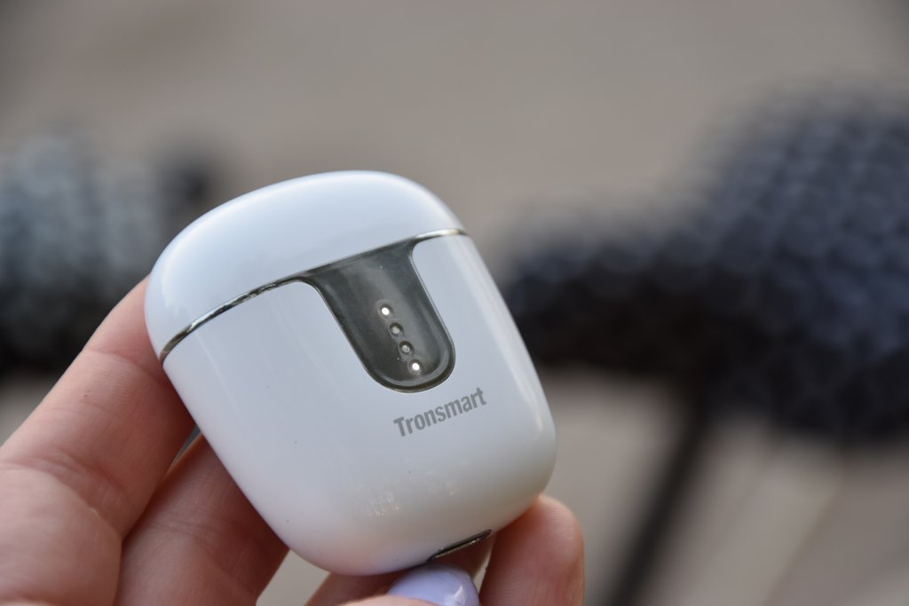 edifier-tws200-vs-tronsmart-onyx-ace-4