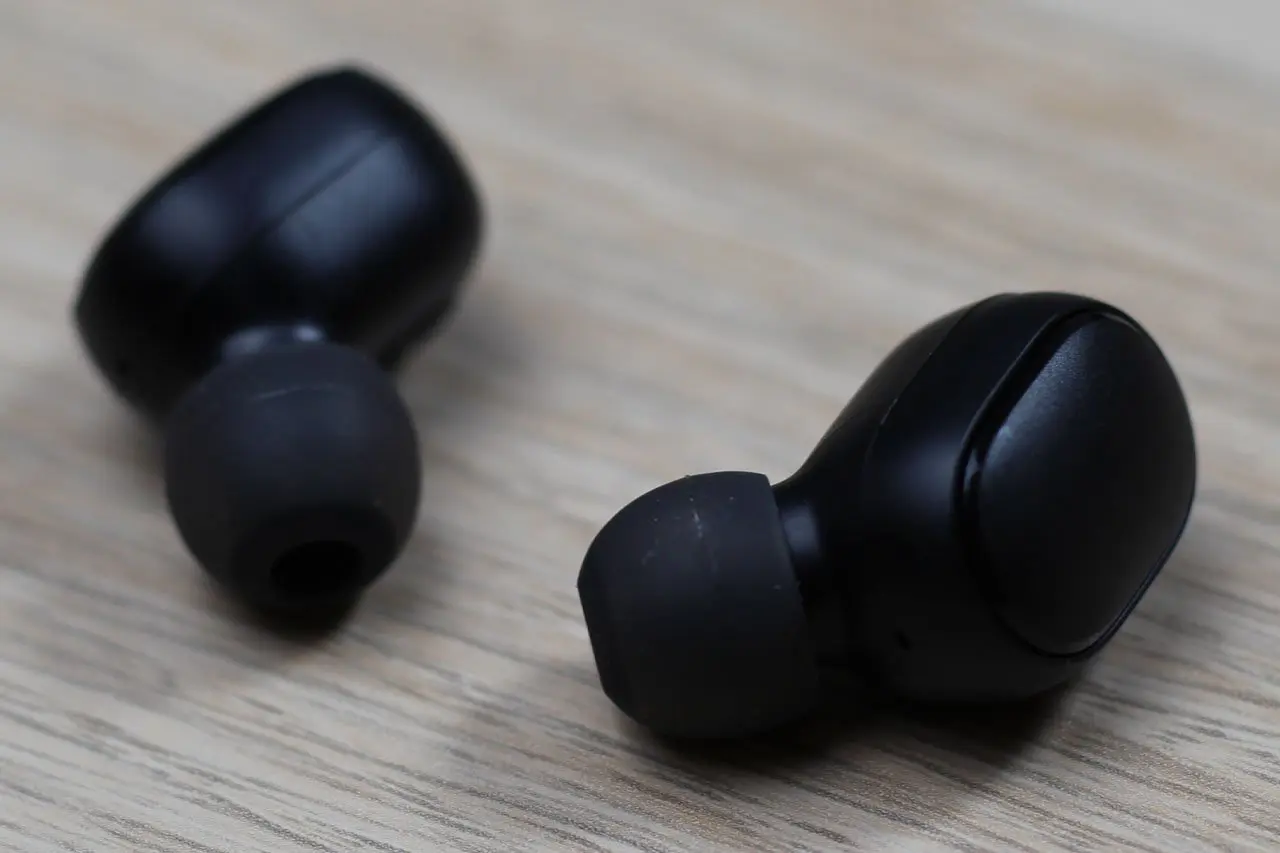 redmi-airdots-vs-redmi-airdots-2-4
