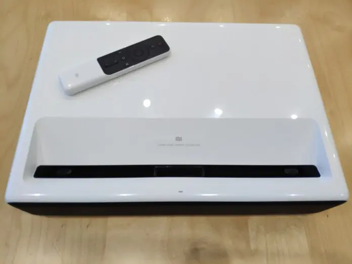 xiaomi-mi-4k-laser-projector-vs-vava-1