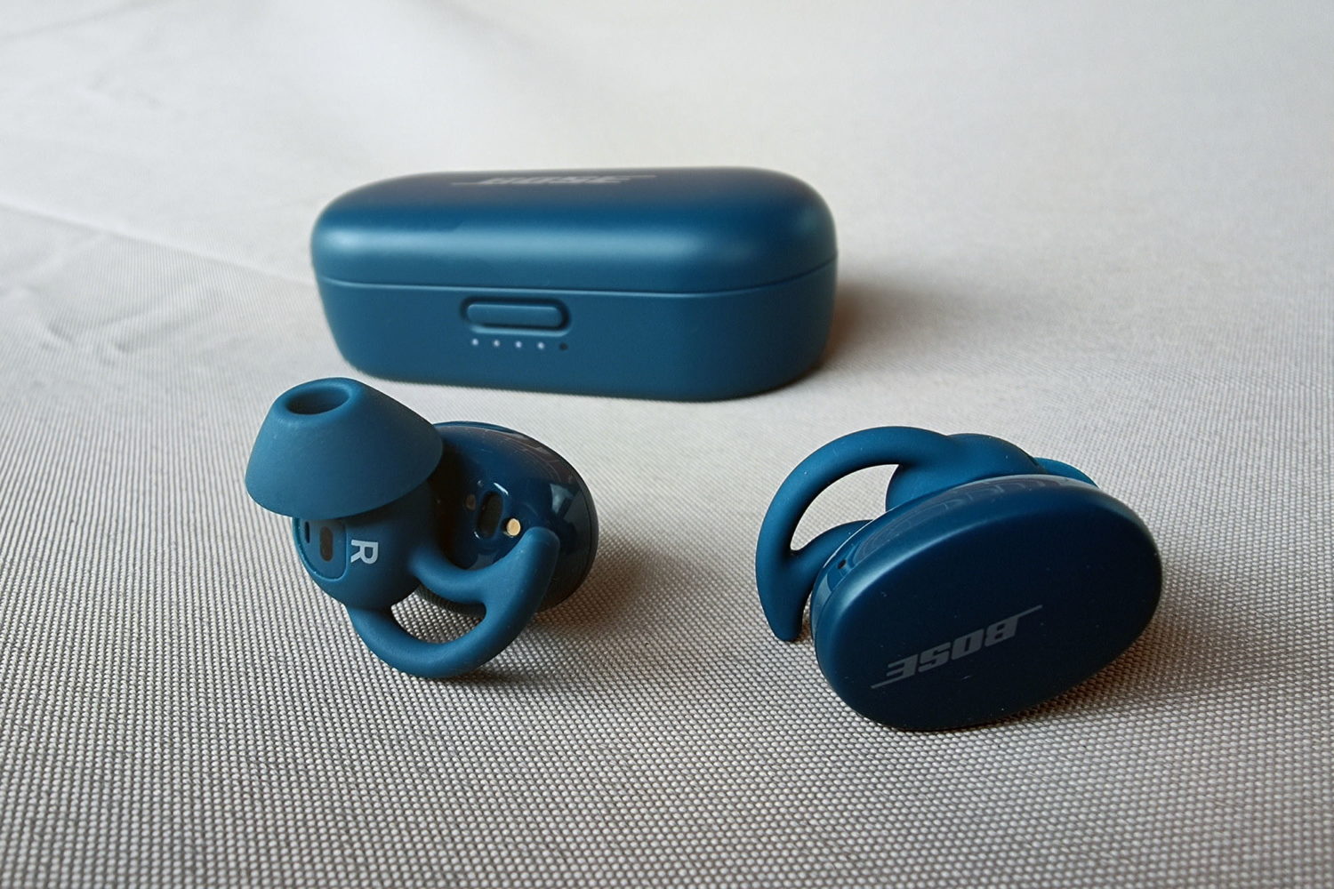 Bose Sport Earbuds Manual - How long to charge?