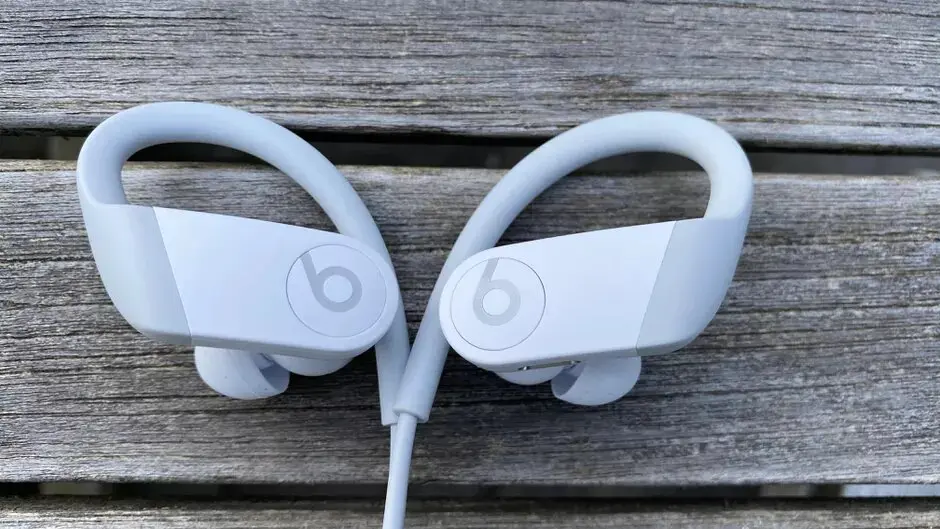 powerbeats-vs-powerbeats-2-vs-3-vs-pro-2