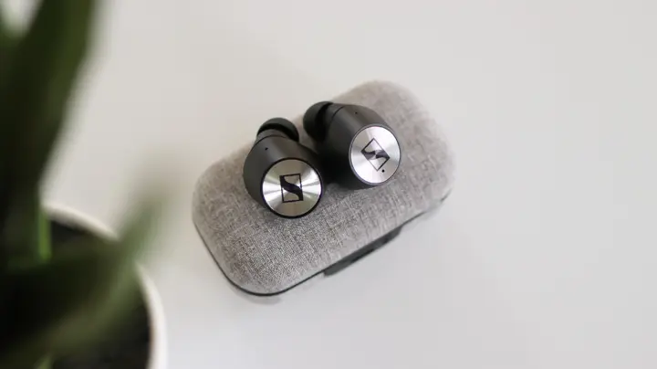 sennheiser-momentum-vs-momentum-2-vs-3-3-