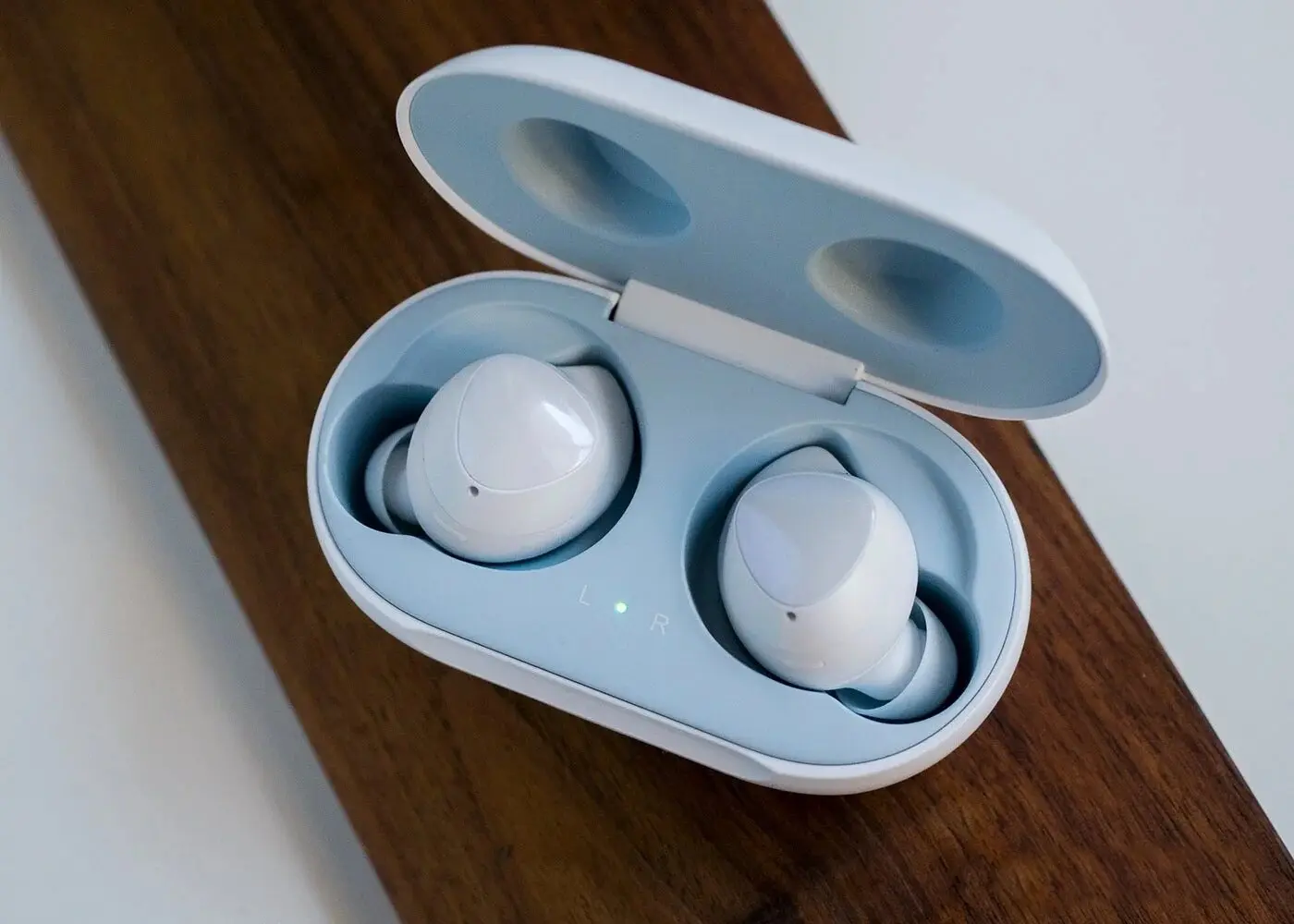 tozo-t10-vs-samsung-galaxy-buds-3