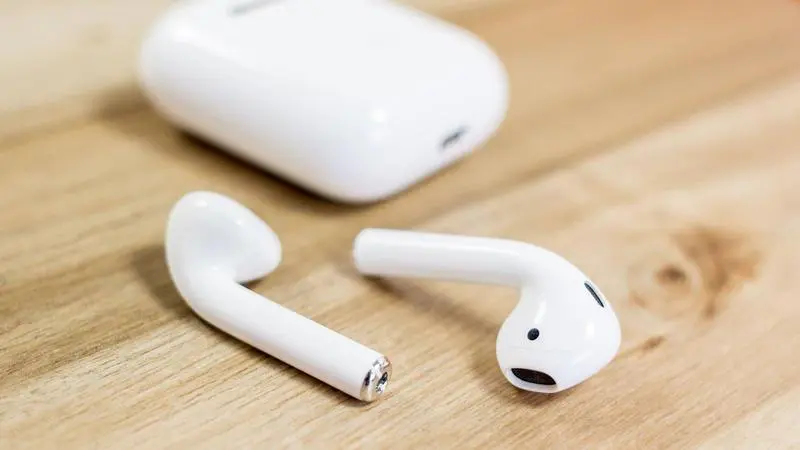 tozo-t12-vs-apple-airpods-4-1