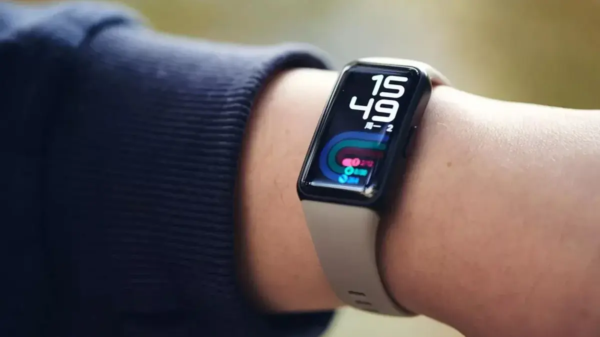 xiaomi-mi-band-6-vs-honor-band-6-vs-oneplus-band-1-1