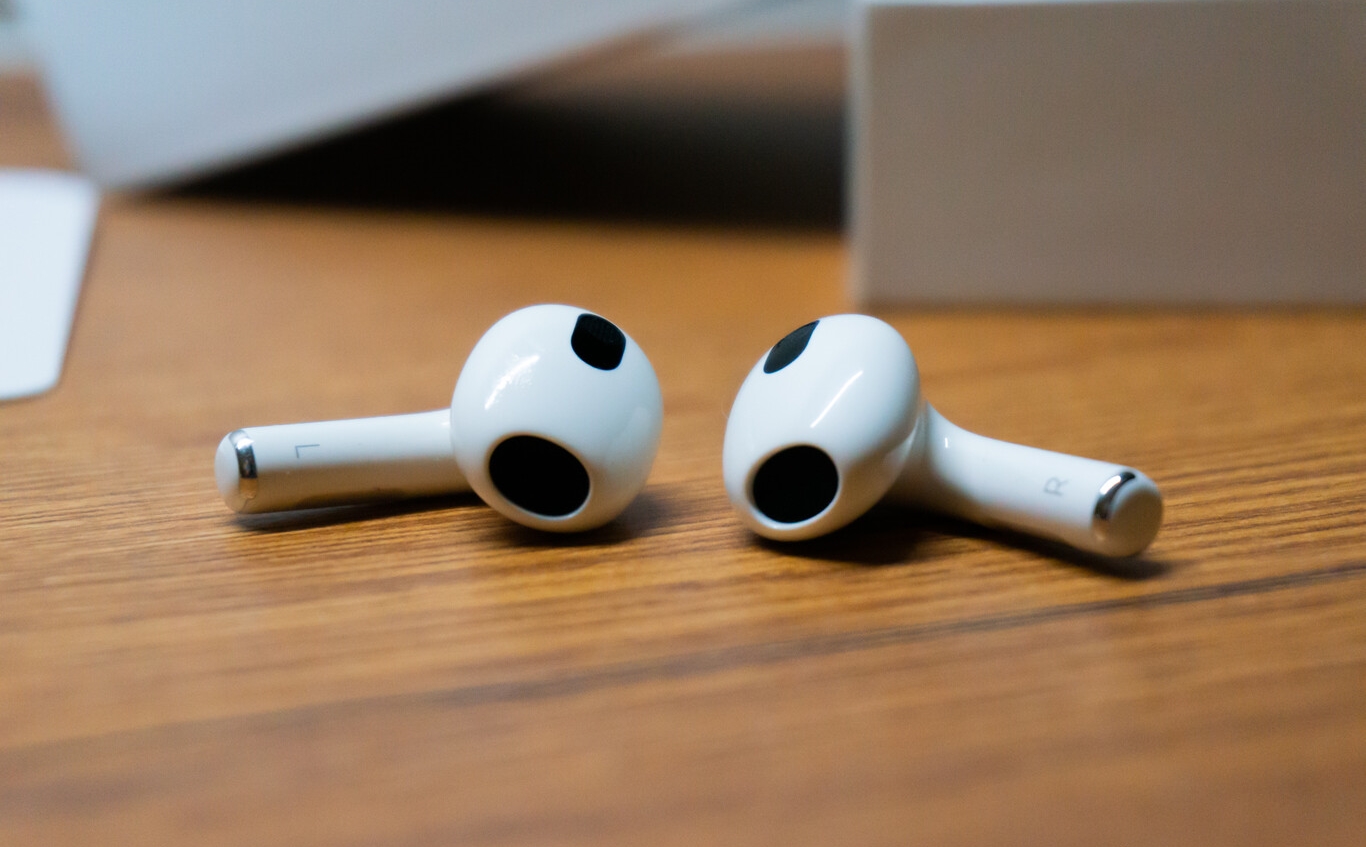 Apple AirPods 3 Manual Step-by-step Guide 2023