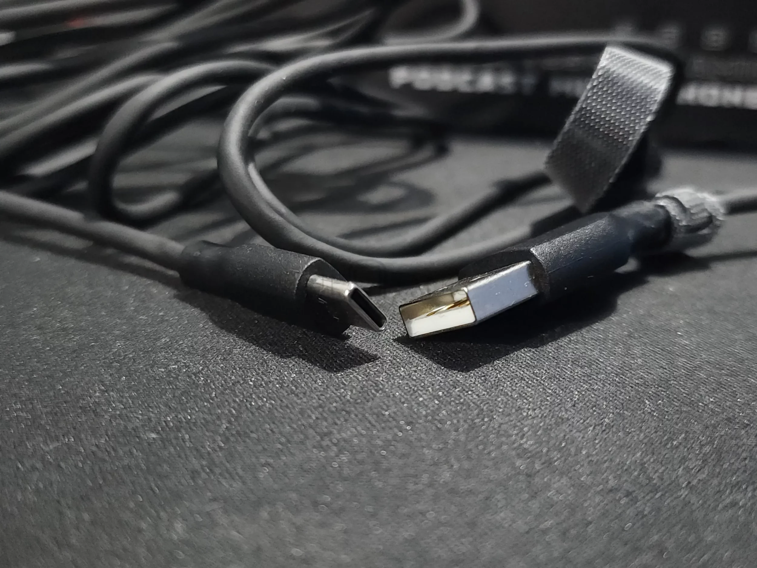 Fifine K688 review - type c cable