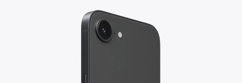 Apple iPhone 16e Black